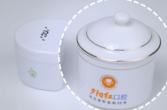 關心假牙的每件小事丨如何正確保管假牙-1.png